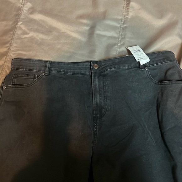 Black tape_ jean shorts - Picture 4 of 4